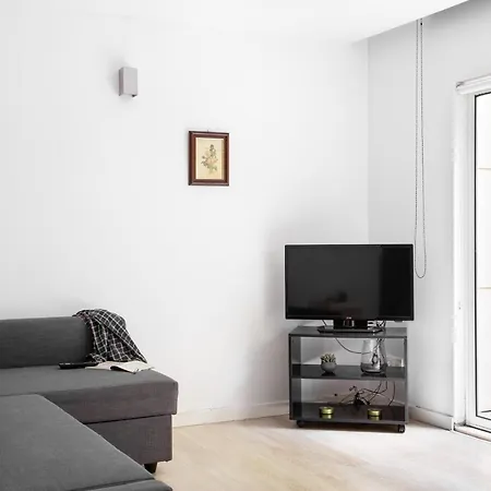 Altido Graca 1-br With Green Terrace And Bbq *