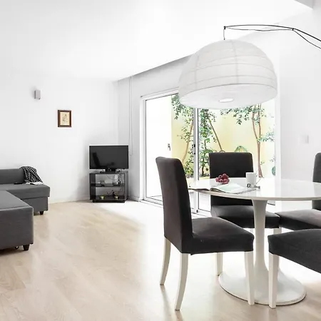 Altido Graca 1-br With Green Terrace And Bbq Apartment *