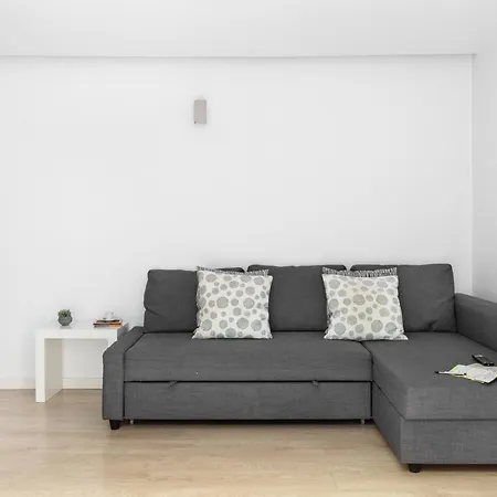 Altido Graca 1-br With Green Terrace And Bbq